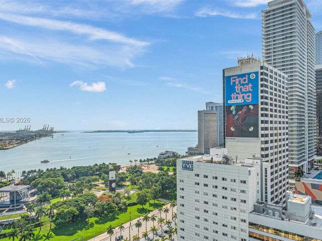 1-bedroom condo for sale in Miami - 244 Biscayne Blvd 1005 - MondialRealty