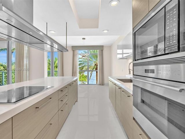 Apartment for rent  Unit #210 - photo 7503633