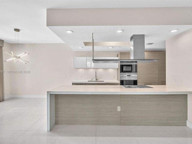 Apartment for rent  Unit #210 - photo 7503634