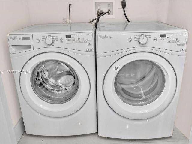 Apartment for rent  Unit #210 - photo 7503653