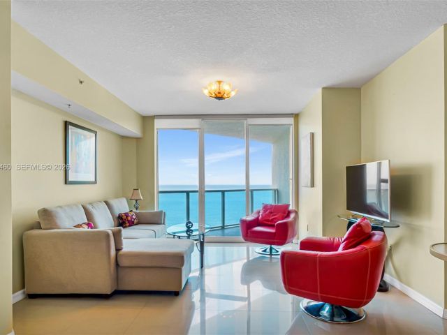 Apartment for rent  Unit #3605 - photo 7518012