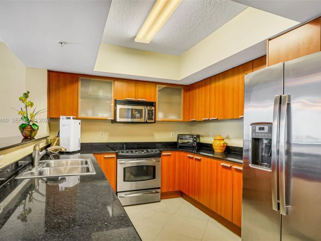 Apartment for rent  Unit #3605 - photo 7518013