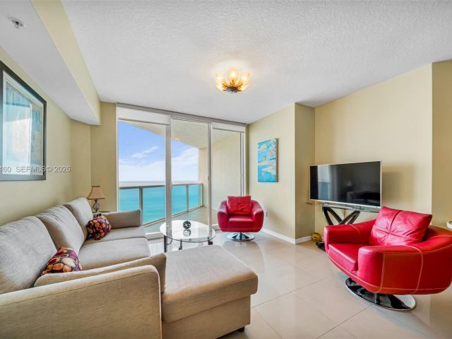 Apartment for rent  Unit #3605 - photo 7518014