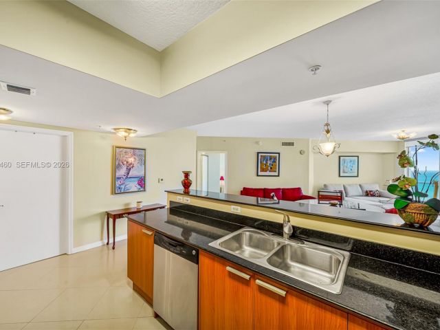 Apartment for rent  Unit #3605 - photo 7518020