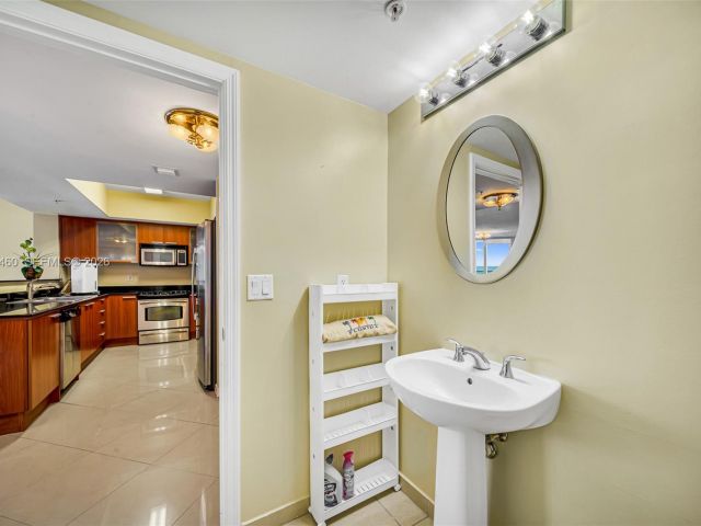 Apartment for rent  Unit #3605 - photo 7518025