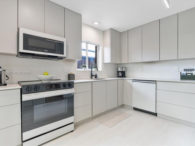 Home for sale at 20345 NE 10th Ct - photo 7531735