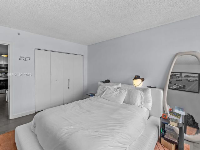 Apartment for rent  Unit #2204 - photo 7508694