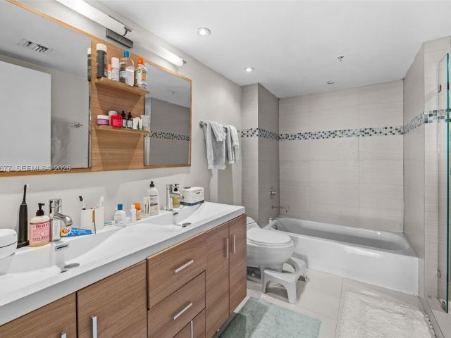 Apartment for rent  Unit #2204 - photo 7508696