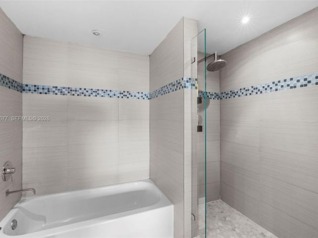 Apartment for rent  Unit #2204 - photo 7508701