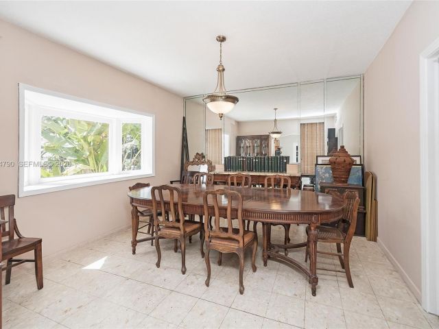 Home for sale at 1727 SW 11th Ter - photo 7518227