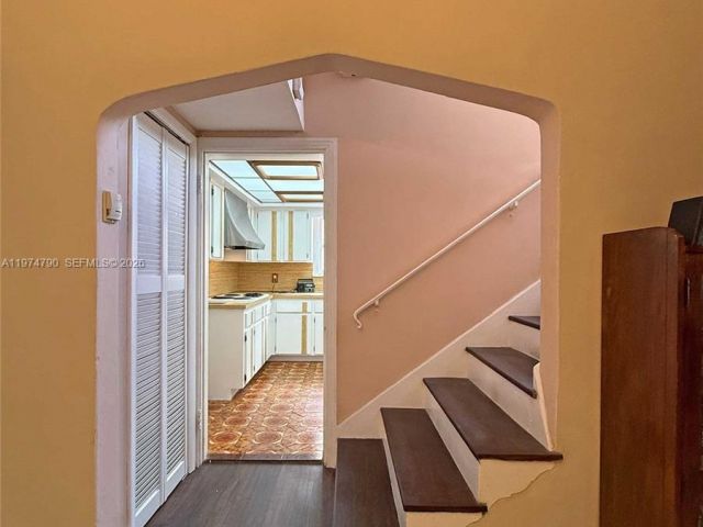 Home for sale at 1727 SW 11th Ter - photo 7518235