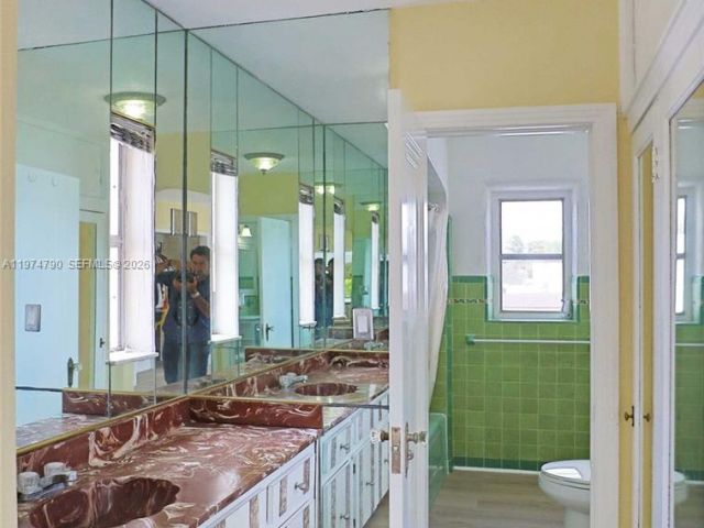 Home for sale at 1727 SW 11th Ter - photo 7518236