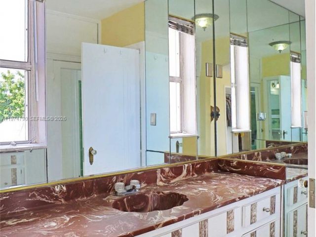 Home for sale at 1727 SW 11th Ter - photo 7518238