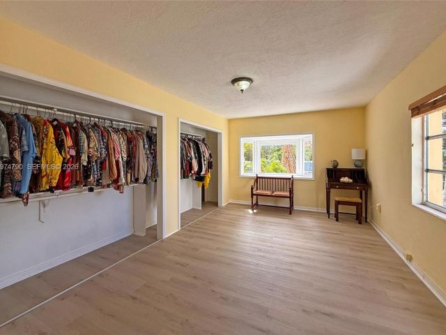 Home for sale at 1727 SW 11th Ter - photo 7518241