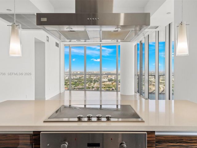 Apartment for rent  Unit #4405 - photo 7483830