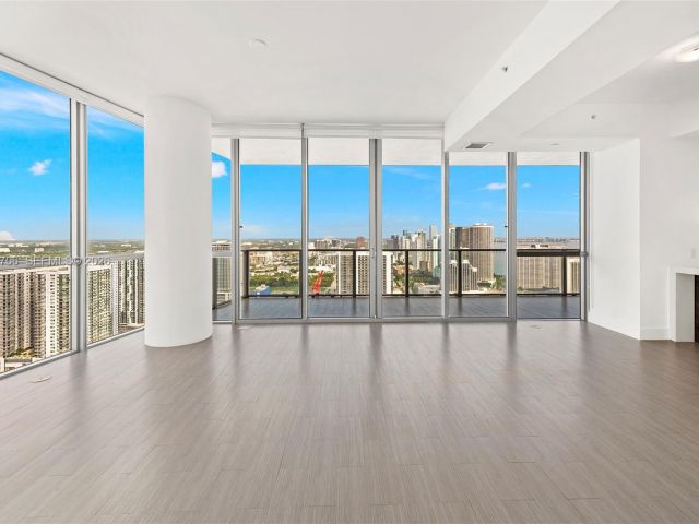 Apartment for rent  Unit #4405 - photo 7483831