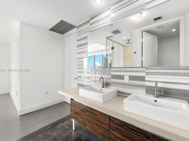 Apartment for rent  Unit #4405 - photo 7483835