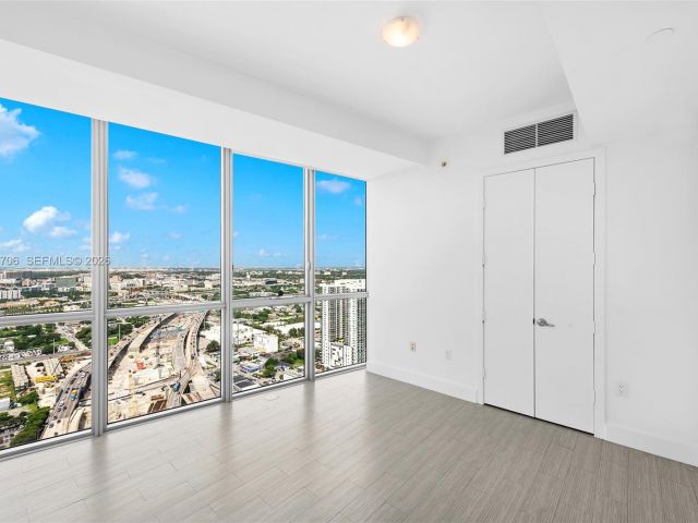 Apartment for rent  Unit #4405 - photo 7483839