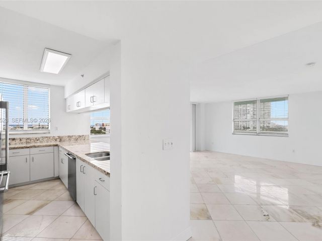 Apartment for rent  Unit #1102 - photo 7508671