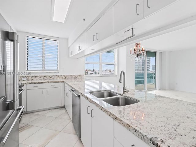 Apartment for rent  Unit #1102 - photo 7508674