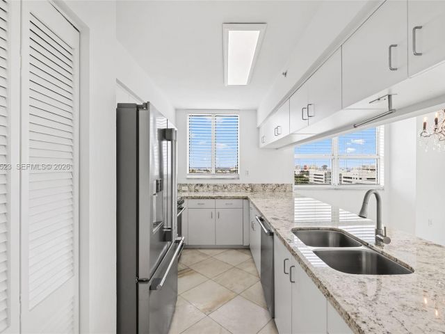 Apartment for rent  Unit #1102 - photo 7508675