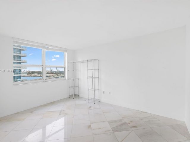 Apartment for rent  Unit #1102 - photo 7508680