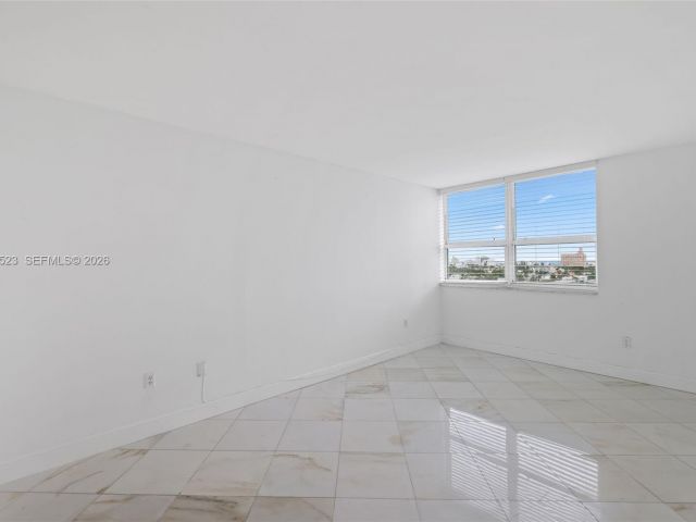 Apartment for rent  Unit #1102 - photo 7508685