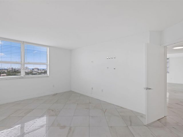 Apartment for rent  Unit #1102 - photo 7508686