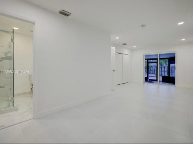 Home for rent at 1101 NW 14th Ct - photo 7483110