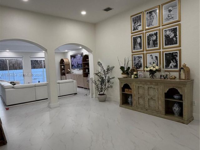 3-bedroom home for sale in Miami - 3744 SW 156th Ct - MondialRealty