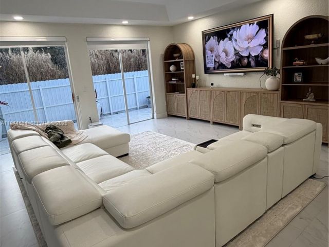 3-bedroom home for sale in Miami - 3744 SW 156th Ct - MondialRealty