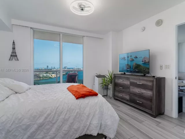 2-bedroom condo for sale in Miami - 50 Biscayne Blvd 3106 - MondialRealty