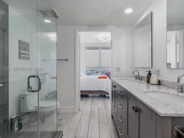 2-bedroom condo for sale in Miami - 50 Biscayne Blvd 3106 - MondialRealty