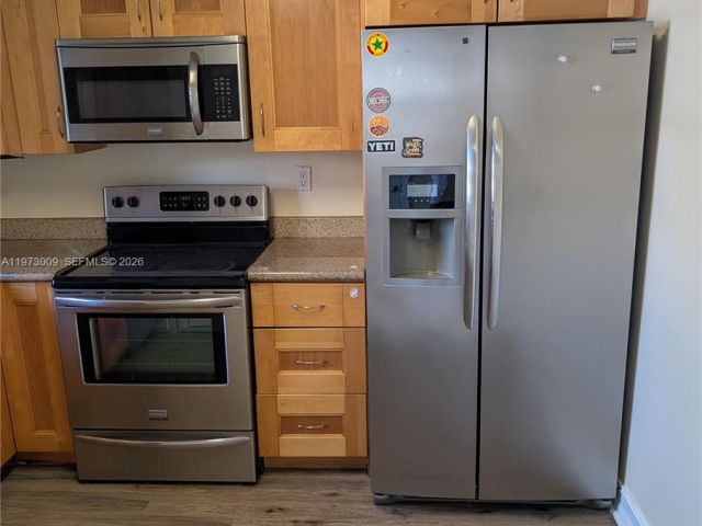 Home for rent at 13511 NE 24th Pl - photo 7475316