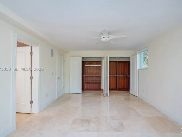 6-bedroom home for rent in Key Biscayne - 541 S Mashta Dr - MondialRealty