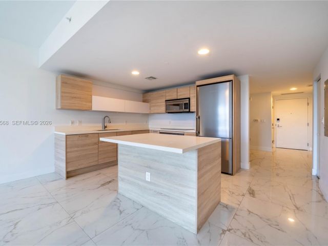 Apartment for rent  Unit #417 - photo 7505275