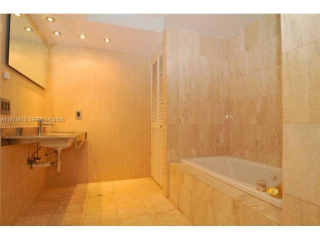 Apartment for rent  Unit #811 - photo 7510782