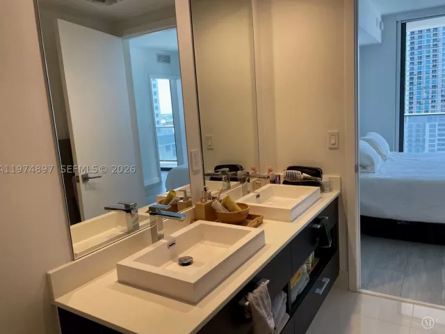 2-bedroom condo for sale in Miami - 45 SW 9th St 1206 - MondialRealty