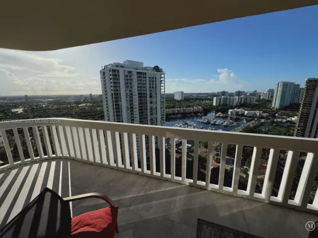 1-bedroom condo for sale in Aventura - 19355 Turnberry Way 23C - MondialRealty