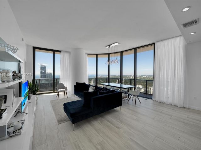 Apartment for sale  Unit #4406 - photo 7522436