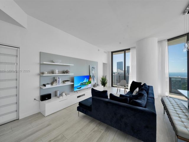 Apartment for sale  Unit #4406 - photo 7522438