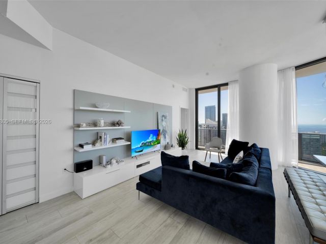 Apartment for sale  Unit #4406 - photo 7522439