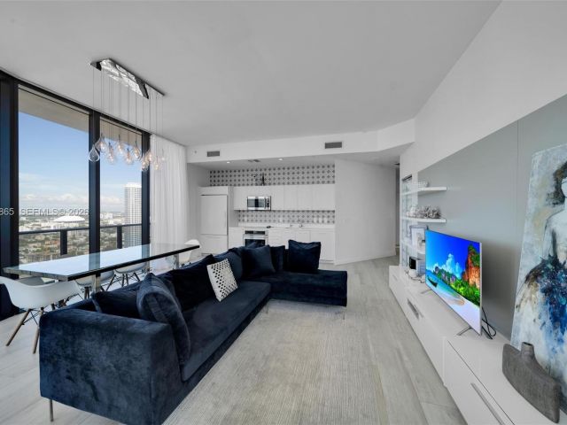 Apartment for sale  Unit #4406 - photo 7522442