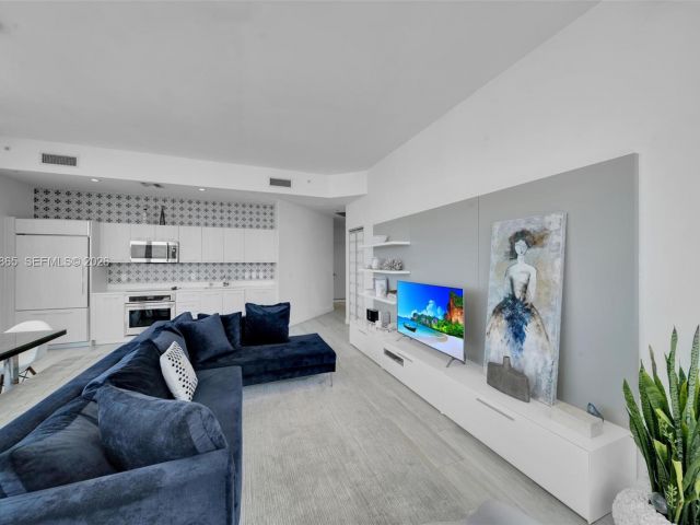 Apartment for sale  Unit #4406 - photo 7522443