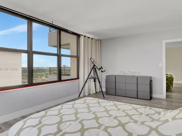 2-bedroom condo for sale in Hallandale Beach - 2500 Parkview Dr 1914 - MondialRealty