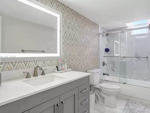 2-bedroom condo for sale in Hallandale Beach - 2500 Parkview Dr 1914 - MondialRealty