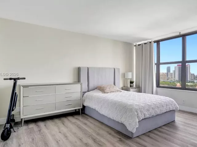 2-bedroom condo for sale in Hallandale Beach - 2500 Parkview Dr 1914 - MondialRealty