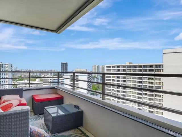 2-bedroom condo for sale in Hallandale Beach - 2500 Parkview Dr 1914 - MondialRealty