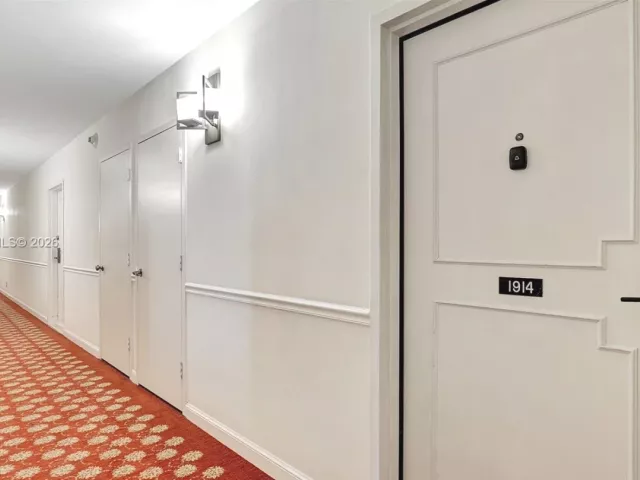 2-bedroom condo for sale in Hallandale Beach - 2500 Parkview Dr 1914 - MondialRealty