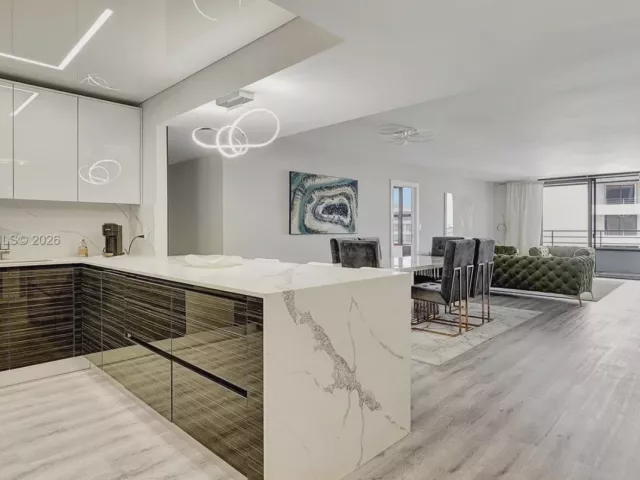 2-bedroom condo for sale in Hallandale Beach - 2500 Parkview Dr 1914 - MondialRealty